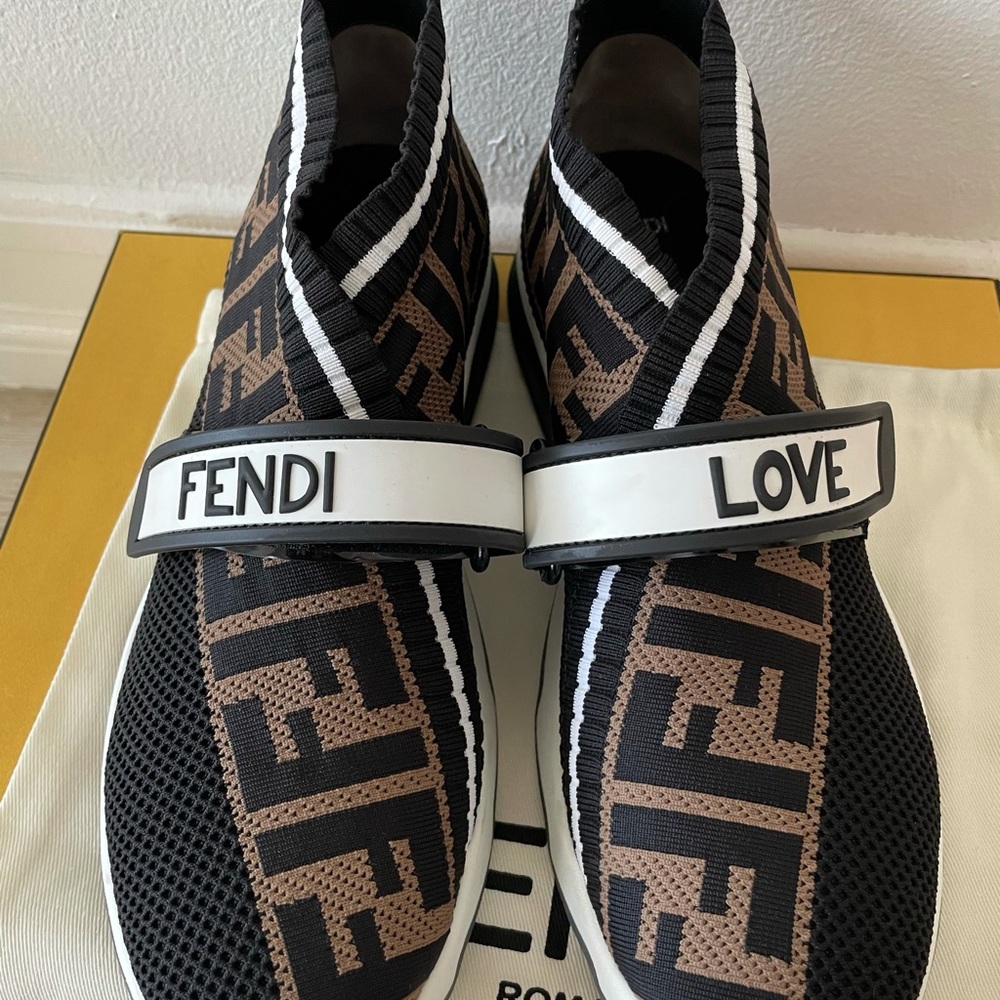Fendi sneakers 👟